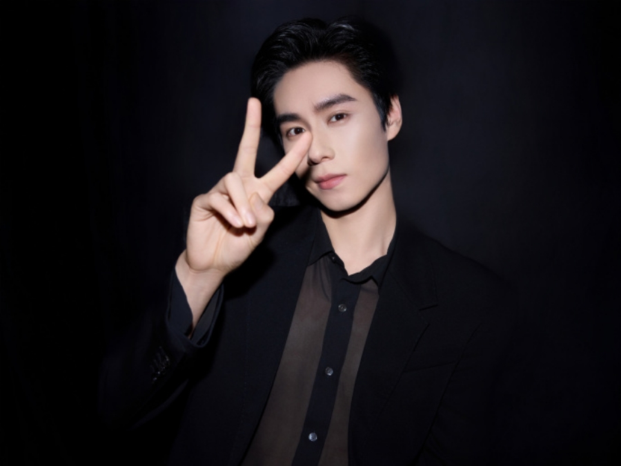 ประวัติ หูอี้เทียน Hu Yi Tian 