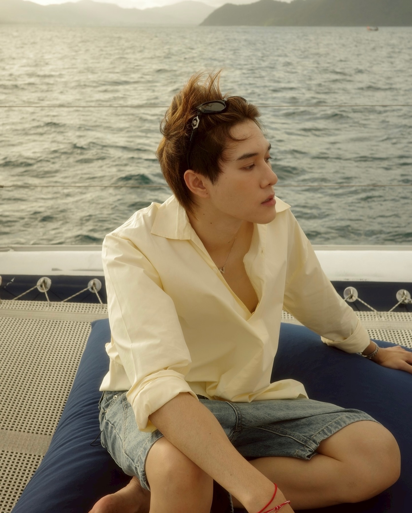 สกาย-นานิ แชะภาพคู่ท่ามกลางแสงทะเลยามเย็น