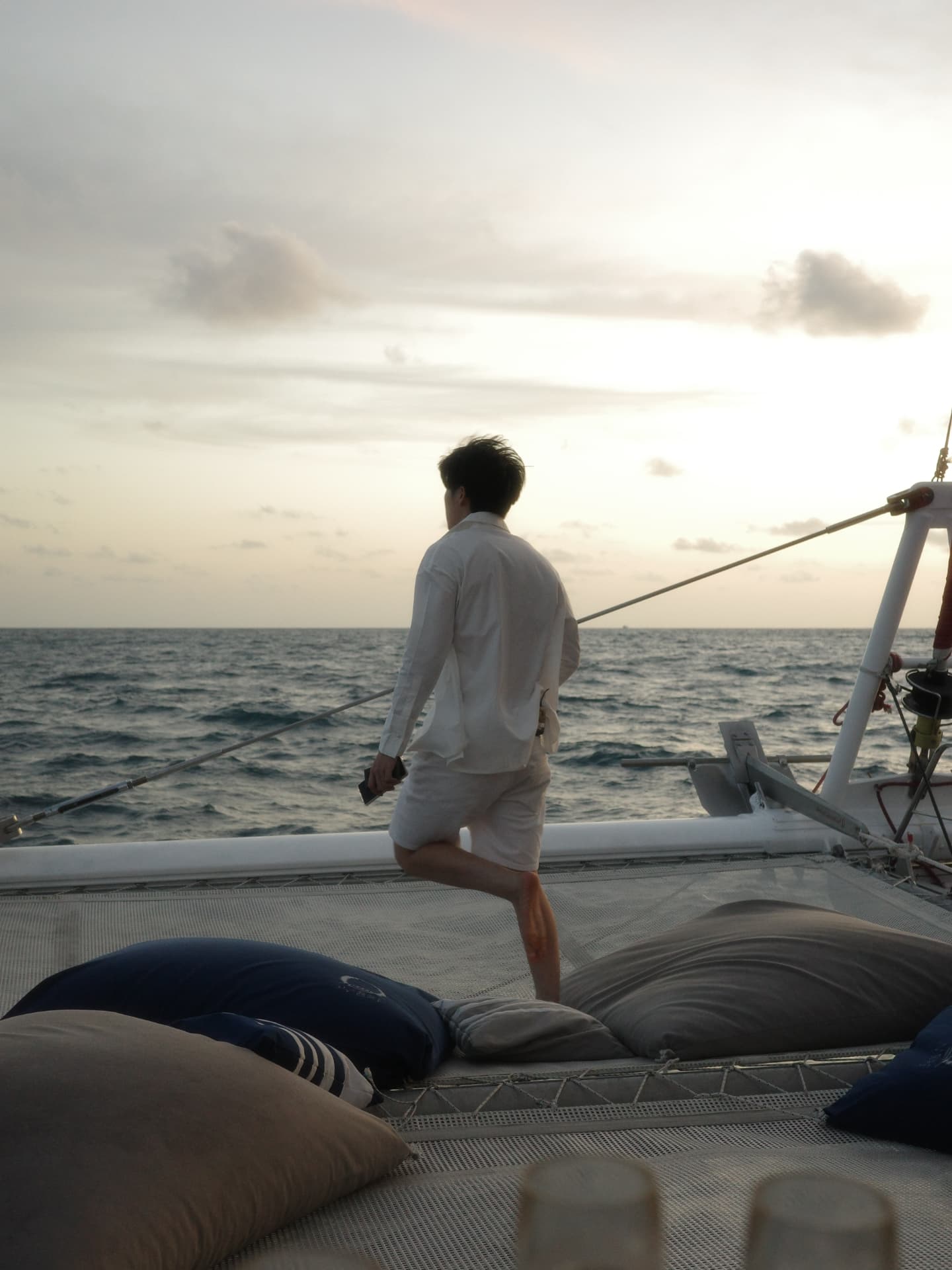 สกาย-นานิ แชะภาพคู่ท่ามกลางแสงทะเลยามเย็น