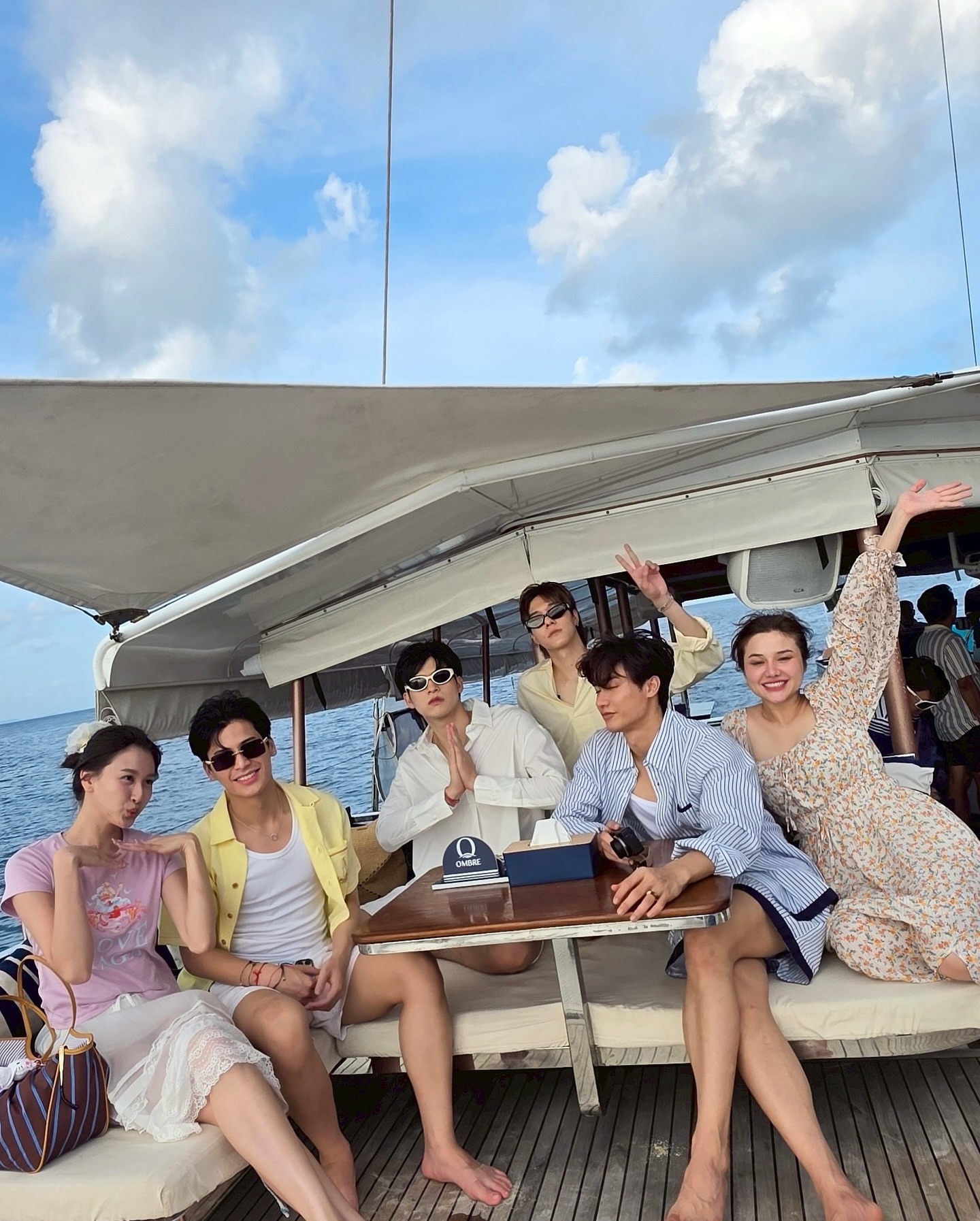 สกาย-นานิ แชะภาพคู่ท่ามกลางแสงทะเลยามเย็น