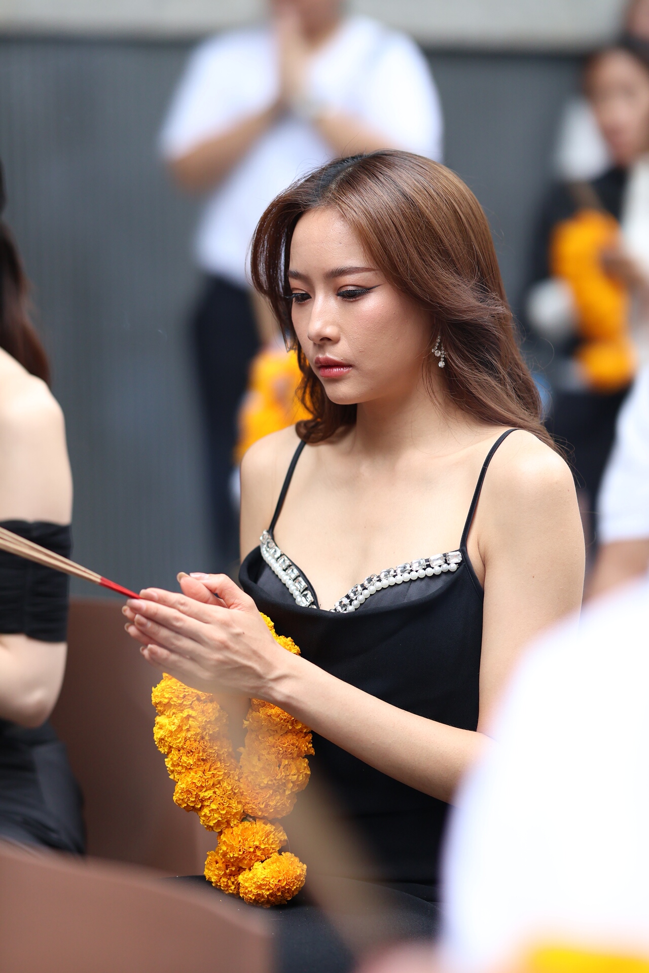 Decalcomania ทวิญ ร่างฉัน วิญญาณเธอ