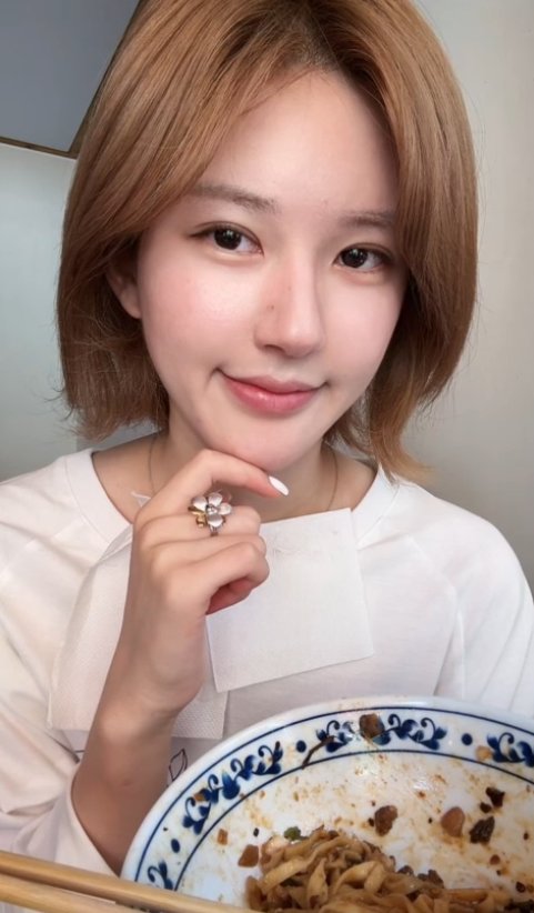 จ้าวลู่ซือ ดราม่าต้นสังกัด