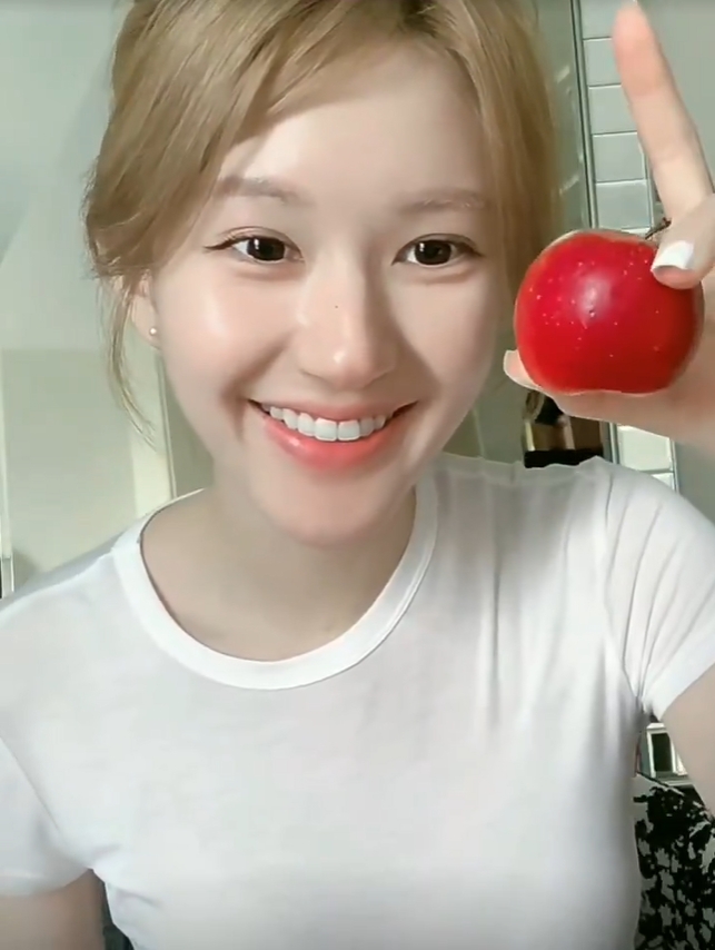 จ้าวลู่ซือ ดราม่าหนัก ประกาศปิด Weibo 