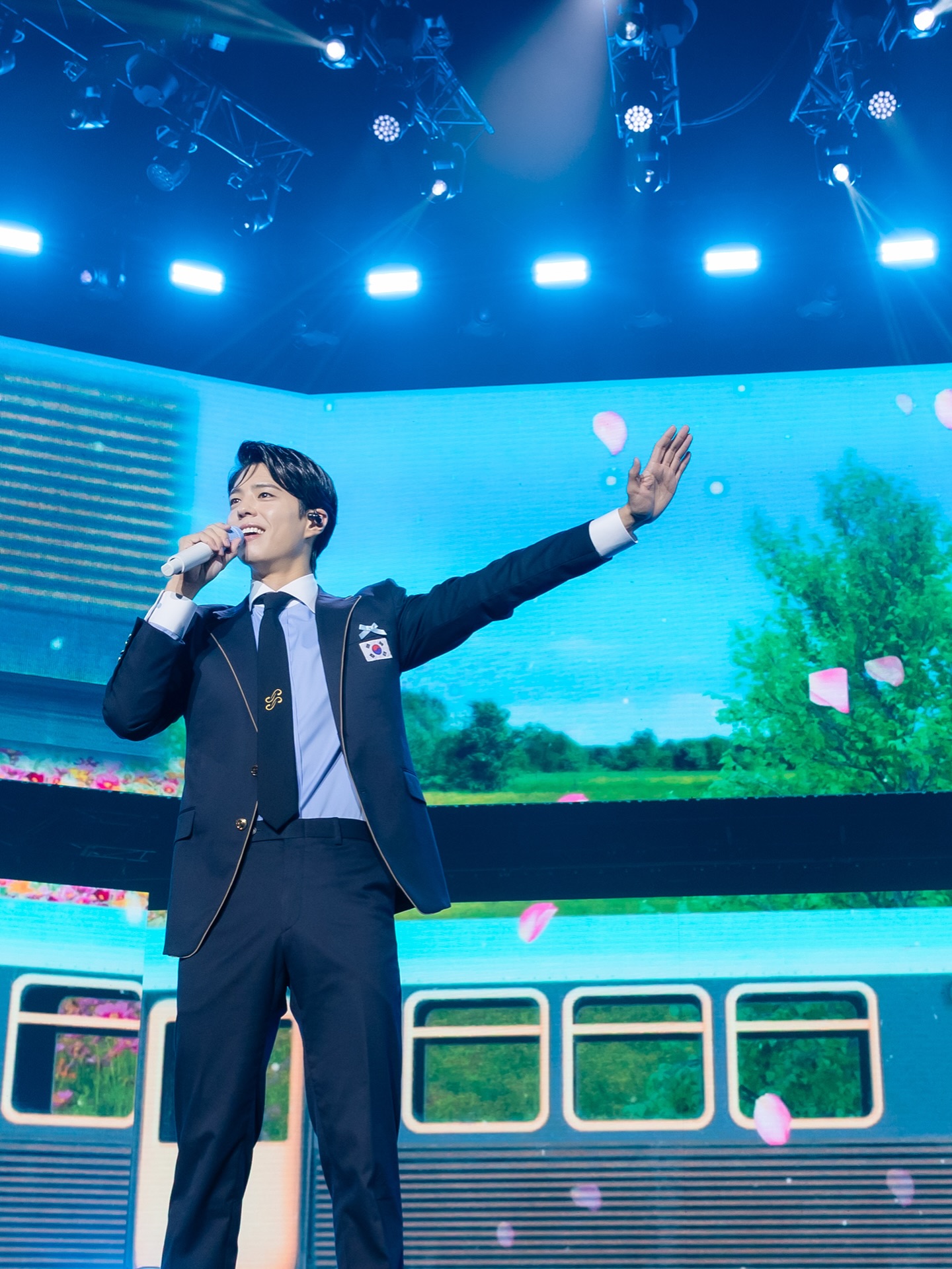 พัคโบกอมอบอุ่นเกินต้าน! เขียนการ์ดภาษาไทยมอบให้ “โอปอล์” เองกับมือ