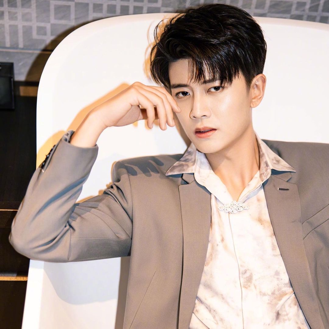 10 นักแสดงชายจีนที่รวยที่สุดปี 2025