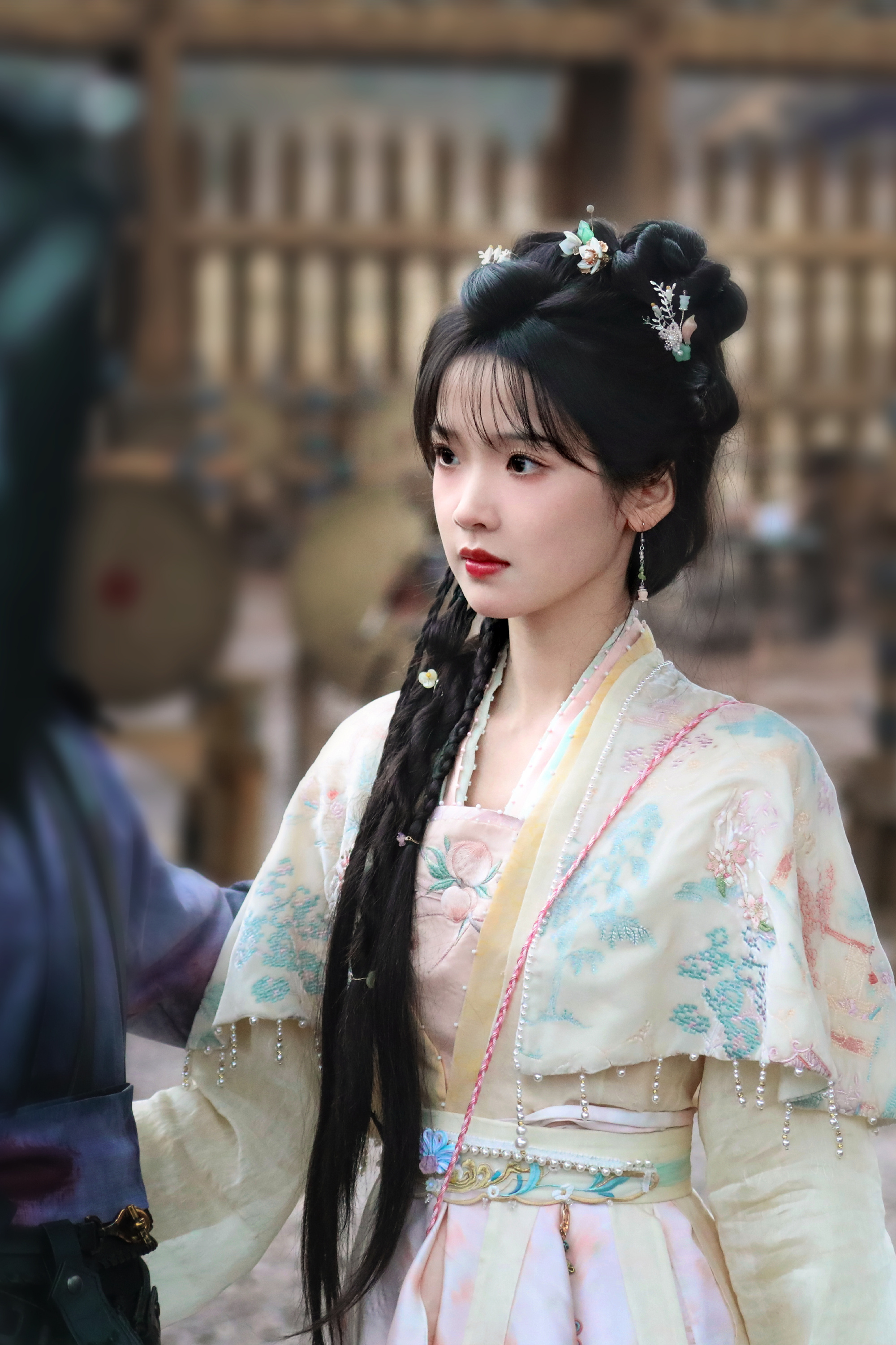 ไม่เหมือนเดิม?  ชาวเน็ตถามแรง!