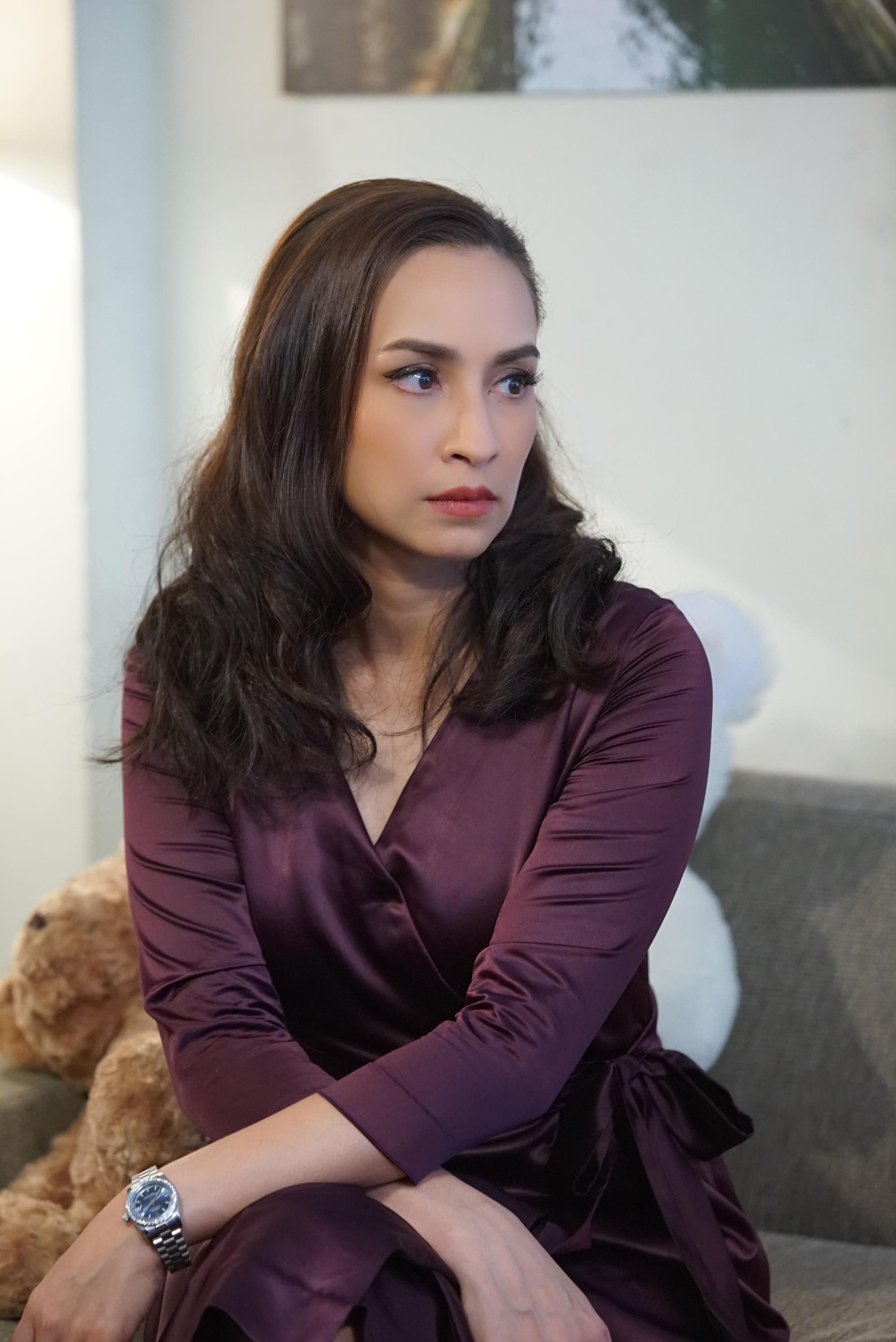 เรื่องย่อ น้ำผึ้งขม 2025