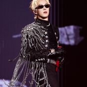 จ้าวลู่ซือ-หวังเฮ่อตี้ โมเมนต์ไวรัลบนเวทีคอนเสิร์ต