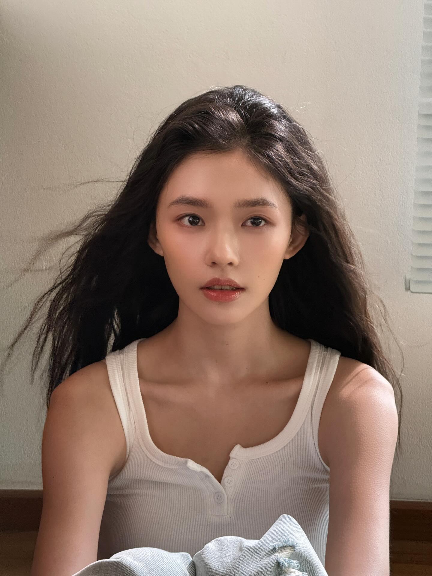 วิจารณ์สนั่น หลินอวิ๋น โหมถ่ายจนป่วย