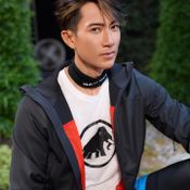 ออร่ามาเต็ม! น้องเนเน่ ลูกสาวอู๋จุน วัย 15 ปี สวยสะดุดตา ถูกจับตาเตรียมเข้าวงการ