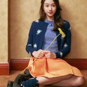 ออร่ามาเต็ม! น้องเนเน่ ลูกสาวอู๋จุน วัย 15 ปี สวยสะดุดตา ถูกจับตาเตรียมเข้าวงการ