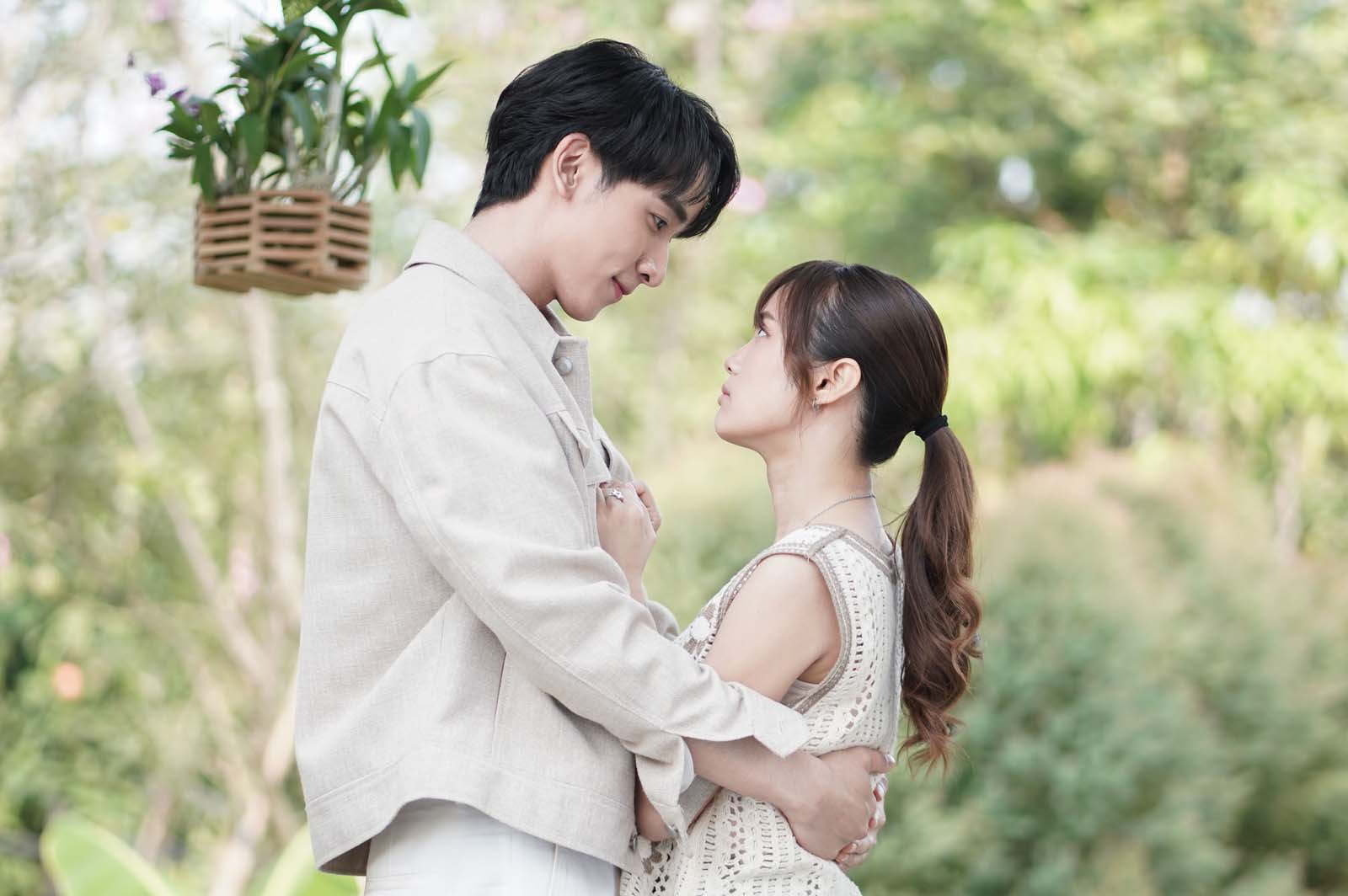 เรื่องย่อ ก็รักมันปักใจ 