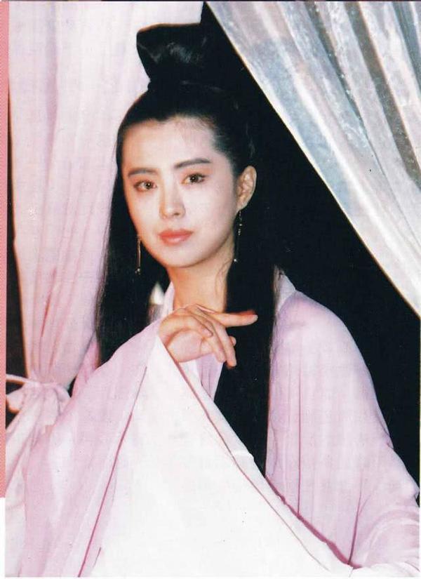 ยังสวยไม่เปลี่ยน! “หวังจู่เสียน” โผล่โซเชียลครั้งแรกในรอบหลายปี ยอดฟอลพุ่งล้านในวันเดียว