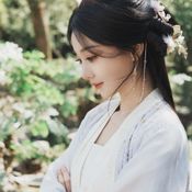 ประวัติ หูอี้เสวียน (Hu Yi Xuan)