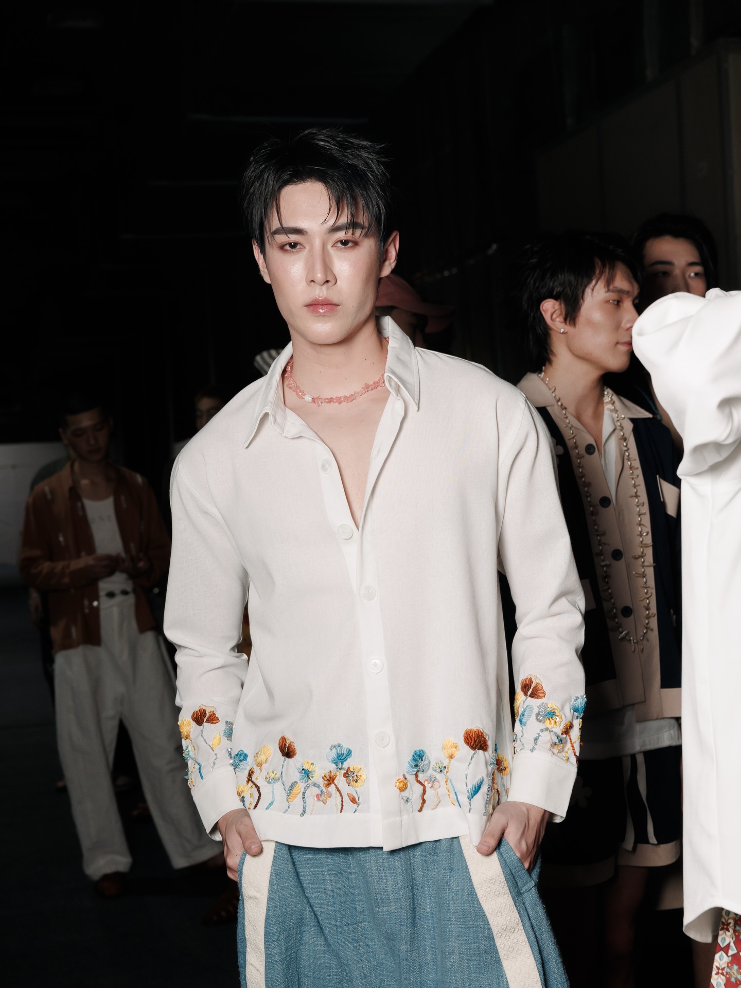 เปิดวาร์ป “นิวตั้น ไวยากรณ์” ศิลปินรุ่นใหม่มากความสามารถ ที่โซเชียลกำลังพูดถึง