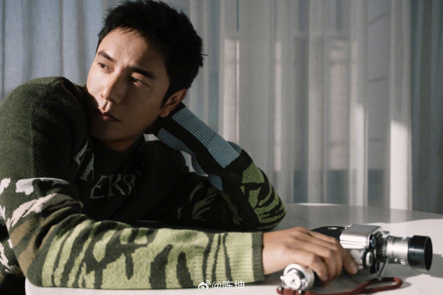 9 พระเอกจีนที่เดบิวต์เรื่องแรกก็ขึ้นแท่นพระเอกเลย