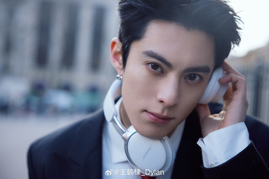 9 พระเอกจีนที่เดบิวต์เรื่องแรกก็ขึ้นแท่นพระเอกเลย