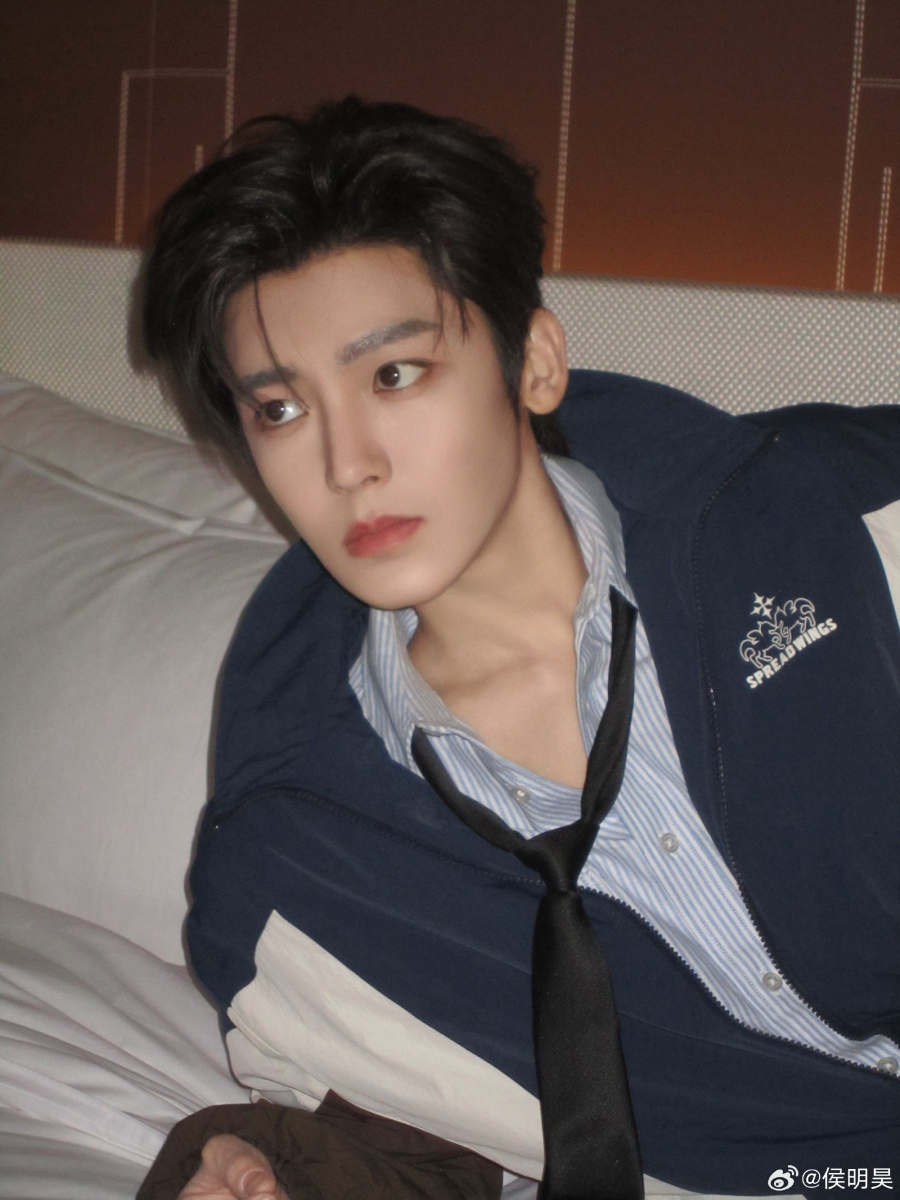 9 พระเอกจีนที่เดบิวต์เรื่องแรกก็ขึ้นแท่นพระเอกเลย