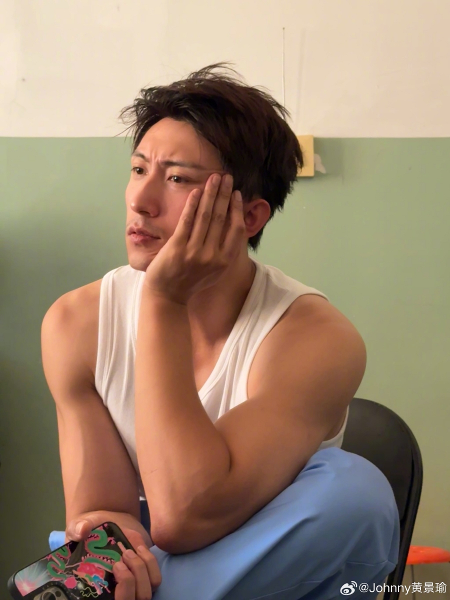 9 พระเอกจีนที่เดบิวต์เรื่องแรกก็ขึ้นแท่นพระเอกเลย