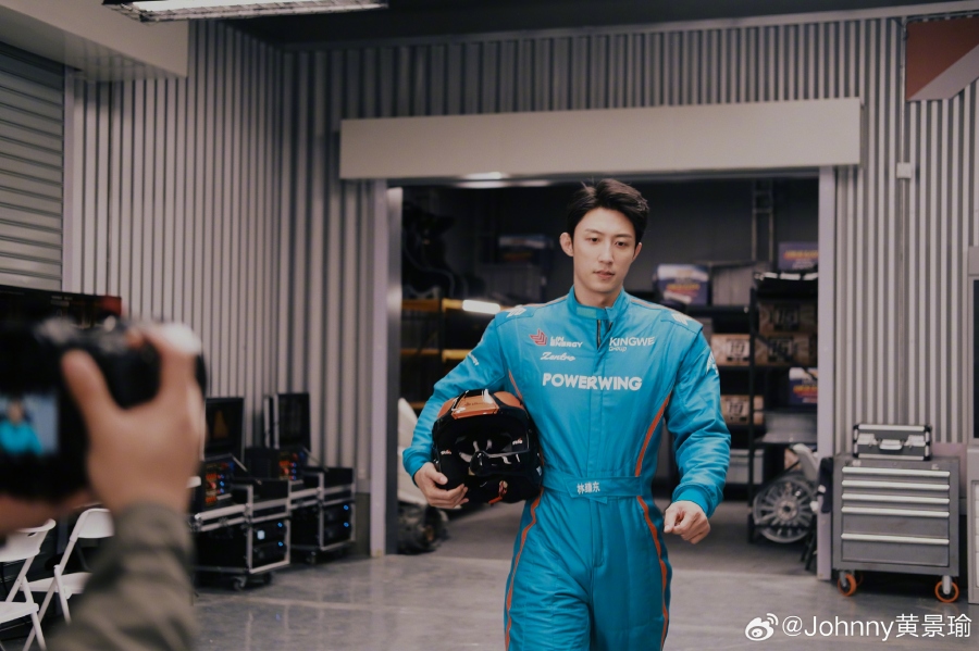 9 พระเอกจีนที่เดบิวต์เรื่องแรกก็ขึ้นแท่นพระเอกเลย