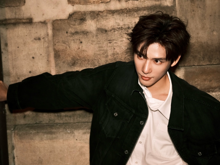 9 พระเอกจีนที่เดบิวต์เรื่องแรกก็ขึ้นแท่นพระเอกเลย