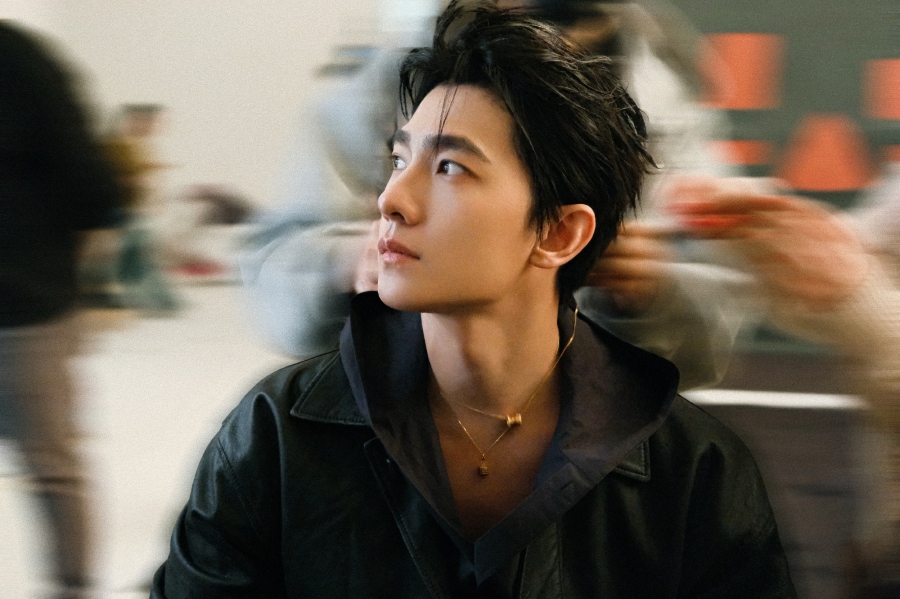 9 พระเอกจีนที่เดบิวต์เรื่องแรกก็ขึ้นแท่นพระเอกเลย