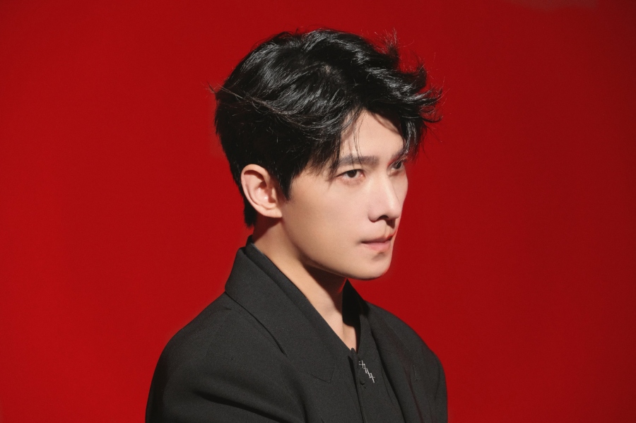 9 พระเอกจีนที่เดบิวต์เรื่องแรกก็ขึ้นแท่นพระเอกเลย