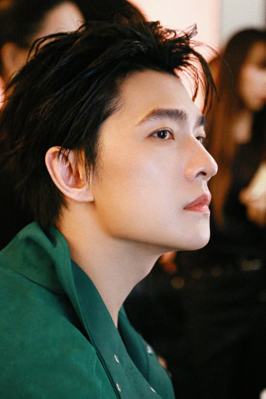 9 พระเอกจีนที่เดบิวต์เรื่องแรกก็ขึ้นแท่นพระเอกเลย