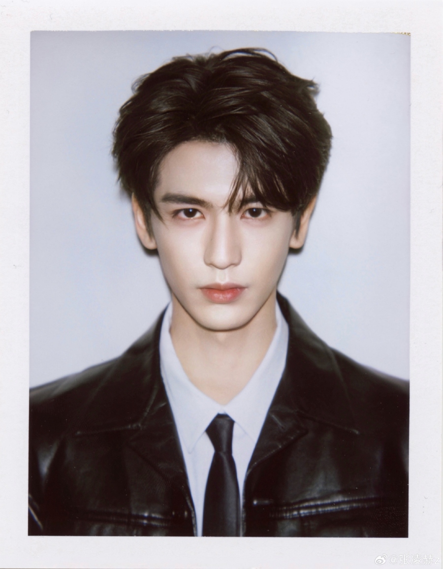 9 พระเอกจีนที่เดบิวต์เรื่องแรกก็ขึ้นแท่นพระเอกเลย