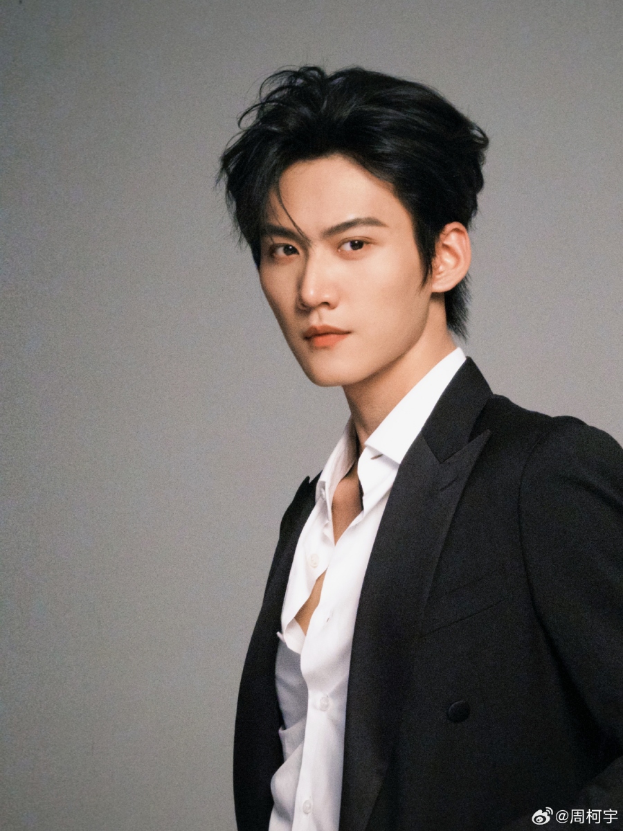 9 พระเอกจีนที่เดบิวต์เรื่องแรกก็ขึ้นแท่นพระเอกเลย