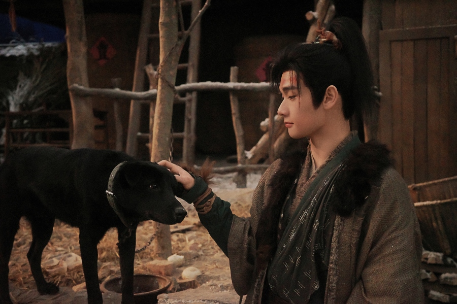 นาย กรชิต นักแสดงไทย แก๊งเชือดหมู ใน ล่าหยก  Pursuit of Jade