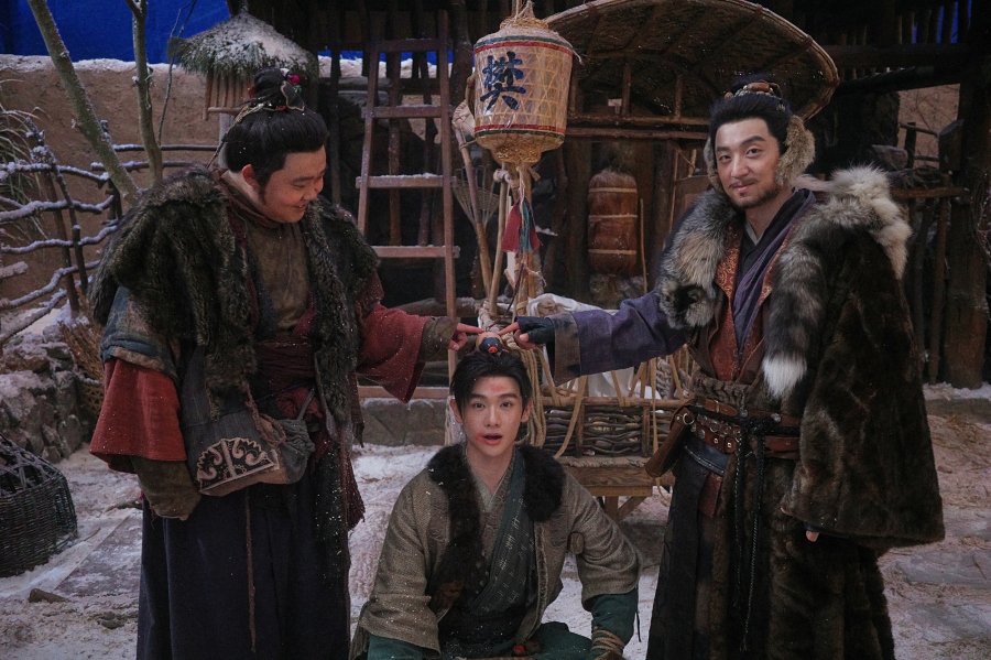 นาย กรชิต นักแสดงไทย แก๊งเชือดหมู ใน ล่าหยก  Pursuit of Jade