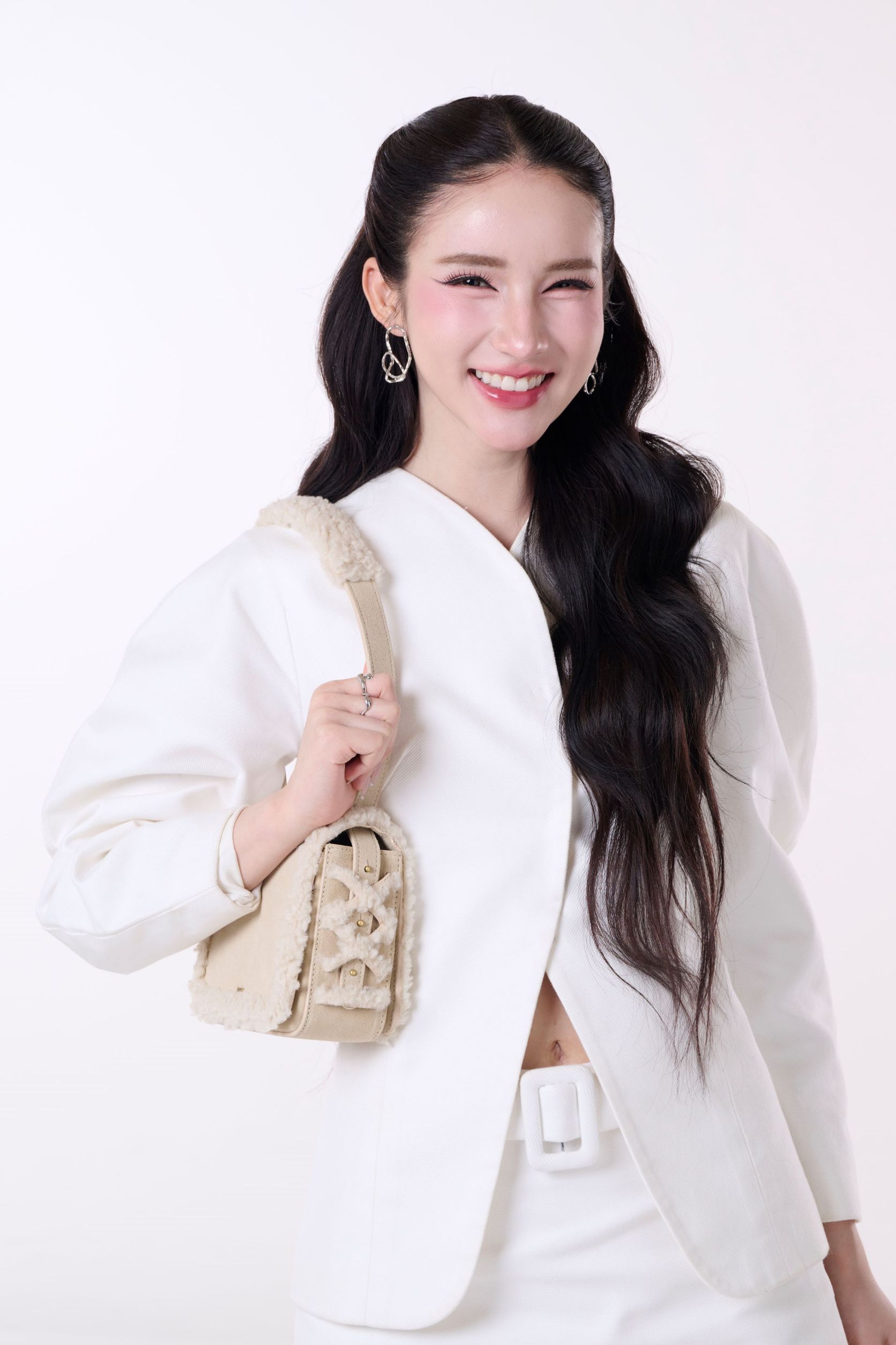 “เดียร์น่า-โยชิ” เคมีทะลุจอ ใน “ฮักนะ My Boss”