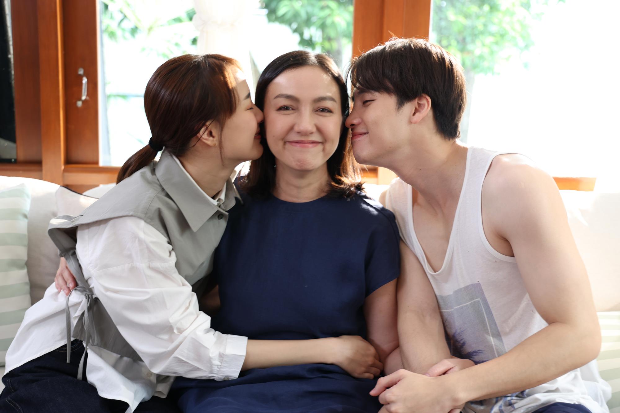 โทษฐานที่รักเธอ