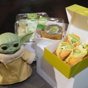 “นานิ หิรัญกฤษฎิ์” หล่อทะลุกาแล็กซี เปิดตัว “The Mandalorian and Grogu”