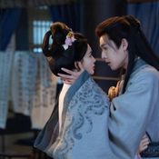 Tigers Sniff the Rose พยัคฆ์หลงกลิ่นบุปผา