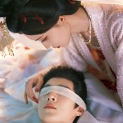 พยัคฆ์หลงกลิ่นบุปผา Tigers Sniff the Rose