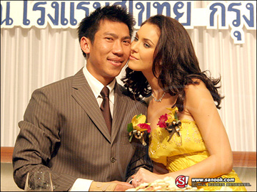 บอล-นาตาลี เปิดตัวเรือนหอ 50 ล้านย่านอ่อนนุช