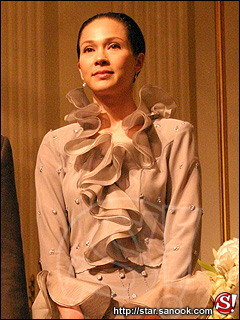 แหม่ม เดือดทะเบียนสมรสแทงใจ ยืดอกใช้สกุลสามี