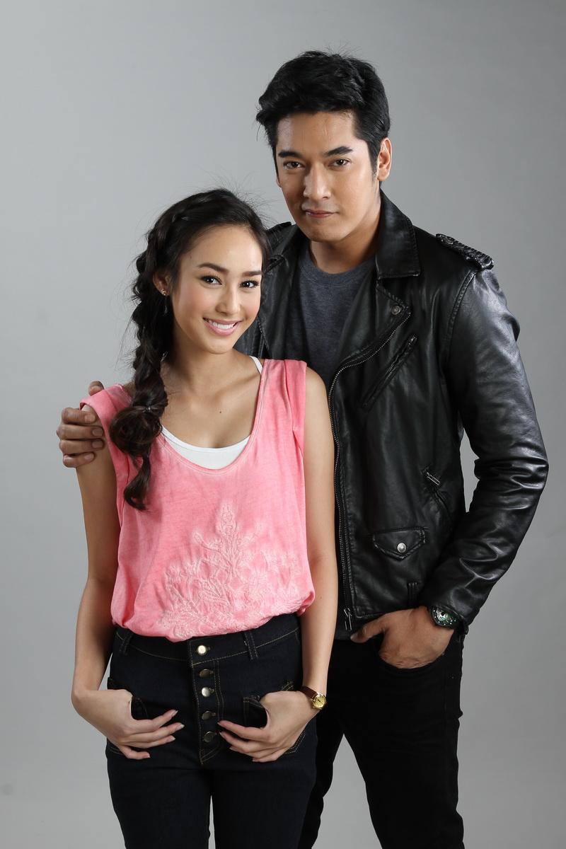 เรื่องย่อ กุหลาบเล่นไฟ