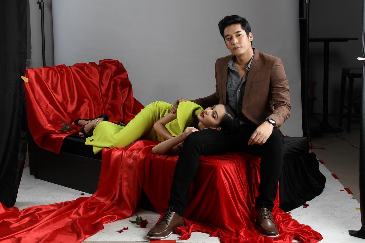 ละครกุหลาบเล่นไฟ