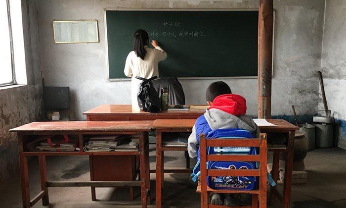 โรงเรียนที่เหงาที่สุดในเมืองจีน มีครู 2 กับนักเรียนคนเดียว