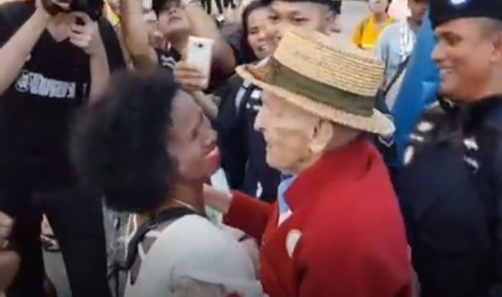 บินลัดฟ้าตามหารัก คุณตาชาวสวิสฯวัย 99 ปี พบภรรยาชาวไทยที่เกาะพะงัน