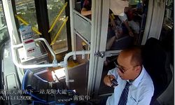 ตาดีมาก! คนขับรถเมล์จีนเห็นหัวขโมยบนรถ ประกาศเตือนถึง 3 รอบ