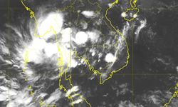 กรมอุตุฯ เตือน "พายุดีเปรสชั่น" ขึ้นฝั่งด้าน อ.กุยบุรี ในคืนนี้ ทำฝนตกต่อเนื่อง