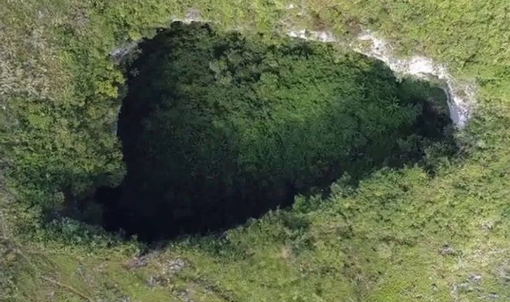 ค้นพบถ้ำใหม่ ใหญ่ระดับโลก ภายในหลุมยุบทางตอนใต้ของจีน