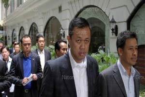 เนวิน ดูด จุมพฏ เข้า พรรคภูมิใจไทย