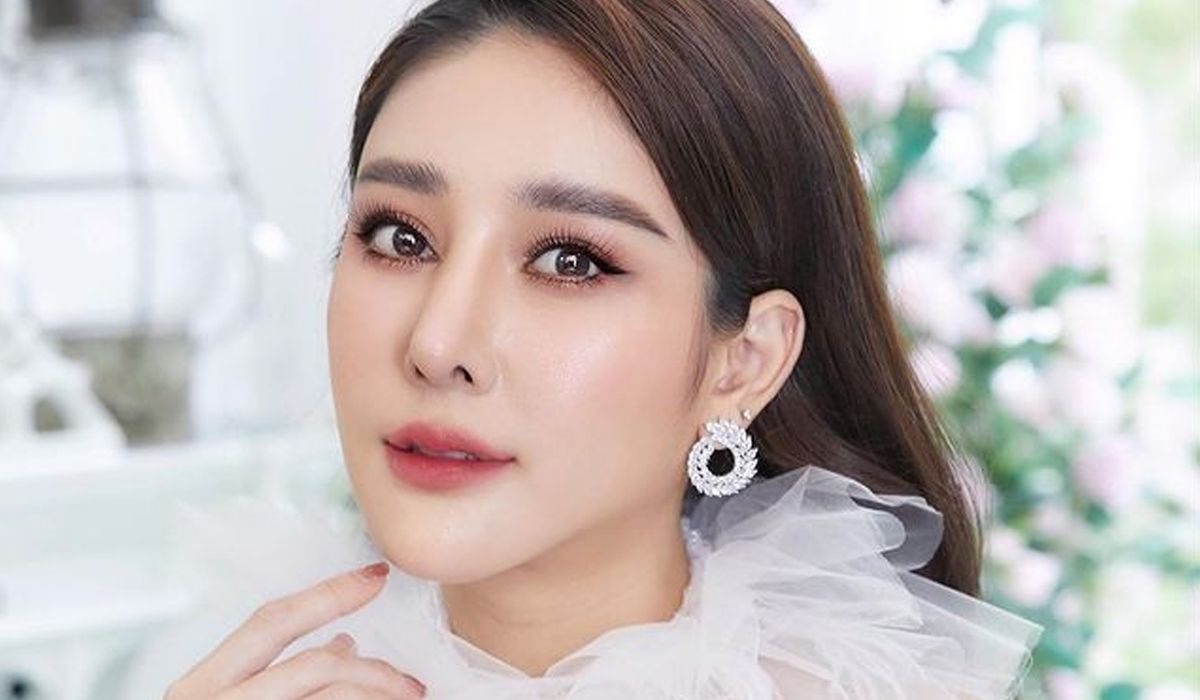 "อั้ม-เอ" ยังเป็นเจ้าภาพ แจ้งเปลี่ยนสถานที่จัดพิธีไว้อาลัย "แตงโม" แม่เห็นชอบแล้ว