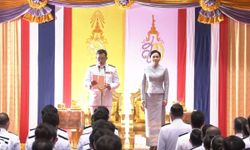 ในหลวง-ราชินี เสด็จฯ เปิดประชุมรัฐสภา