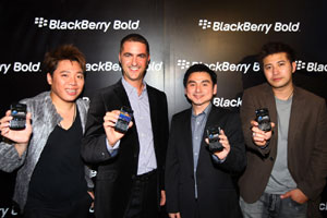 เอไอเอส เปิดตัว AIS BlackBerry Bold 9700